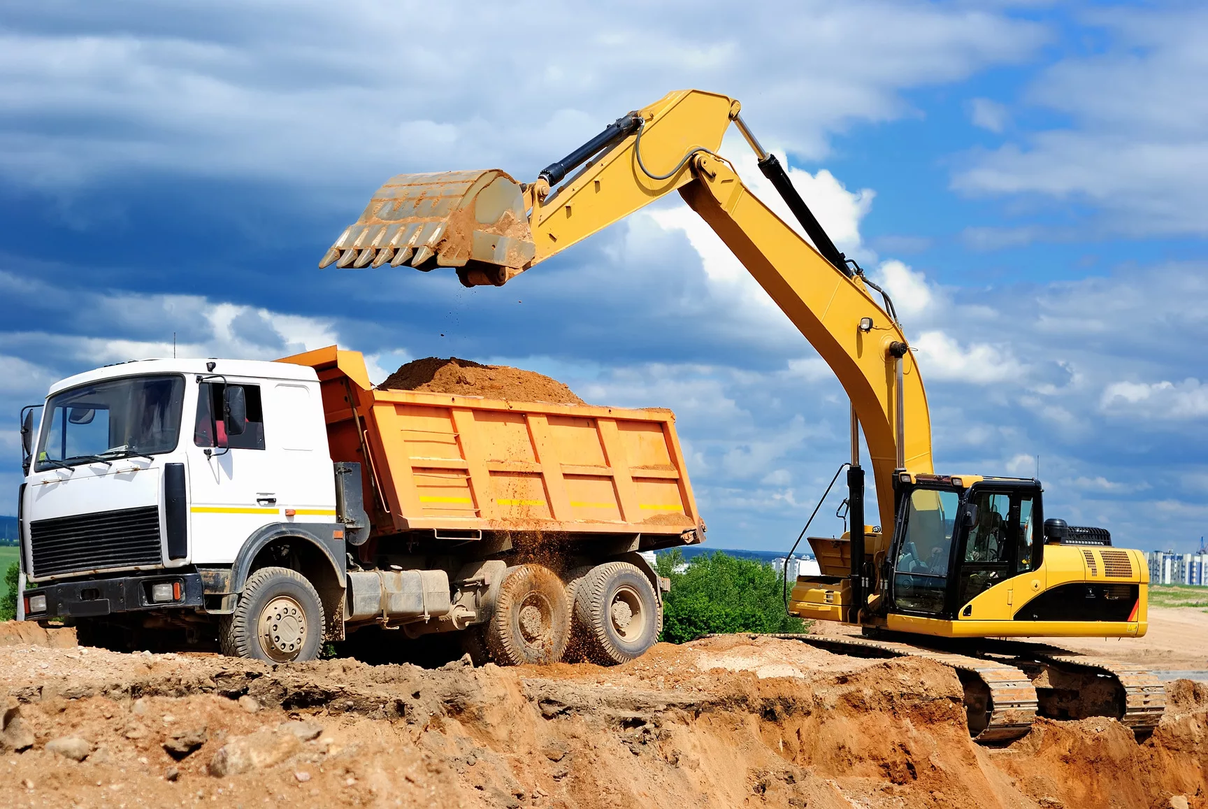 Decoding Job Sites: Understanding Different Types of Heavy Equipment